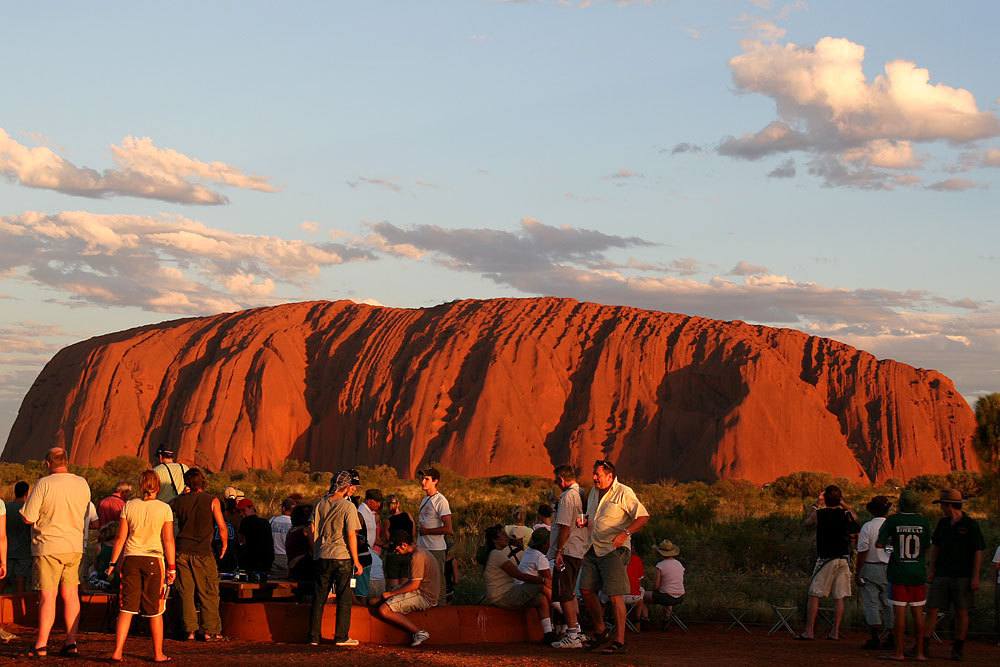 AVMO Negoce | Explore the Majestic Uluru with Ethical Adventure Tours - Your Guide to Australia's Outback